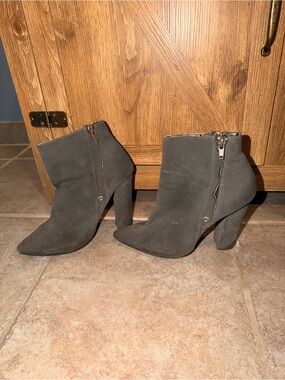 Steve Madden Dark Gray/ Greenish Suede Pointed Toe Ankle Boots
